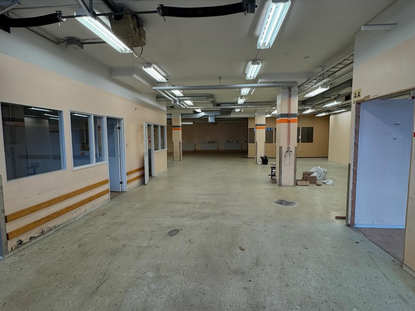 Lagerlokal efter målning, bild 4 av 5